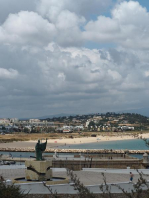 Ema's Beach and Nightlife House